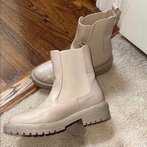 Billini wrenley boot 9 Women's Beige Ankle boot